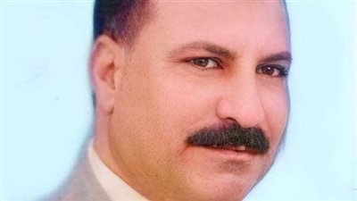 من وصاياها.. أحدث قصائد الشاعر أشرف كمال