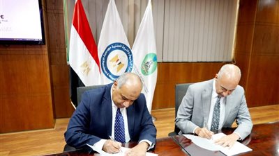 تعاون مشترك بين «جنوب الوادى» و«تنمية الطاقة» في البحث عن البترول وتوليد الكهرباء من الرياح