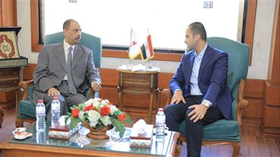 محافظ سوهاج يستقبل نائب وزير الصحة لمتابعة الخدمات الطبية