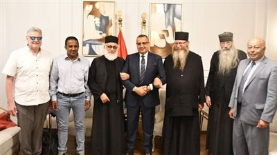 محافظ جنوب سيناء يستقبل وفد دير سانت كاترين للتهنئة بتوليه منصبه الجديد