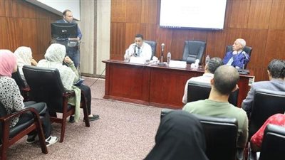   الخطاط إسماعيل عبده: الإمام الأكبر يولي الخط العربي اهتماما كبيرا