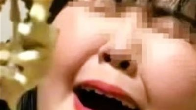  فتاة تتناول الطعام لمدة 10 ساعات متواصلة 