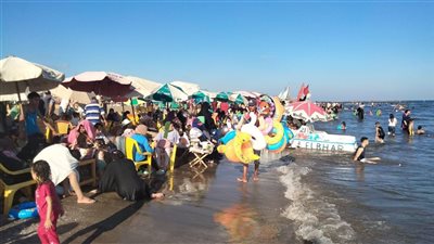 شواطئ رأس البر ودمياط الجديدة كامل العدد.. ورحلات اليوم الواحد كلمة السر 