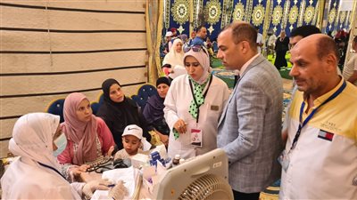 وكيل صحة البحيرة يتفقد أعمال القافلة الطبية بكفر الدوار 