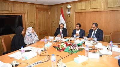  قنا: تحديد يوم الاثنين من كل أسبوع لبحث الشكاوى والمقترحات 