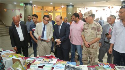 محافظ كفرالشيخ يفتتح معرض الفن التشكيلى 