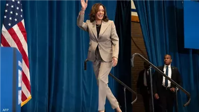 هاريس تكشف عن مرشحها لمنصب نائب الرئيس في السباق ضد ترامب