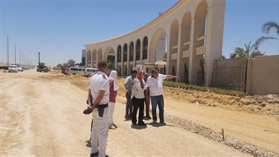 رئيس جهاز الشيخ زايد تتفقد مشروعات المرافق والطرق بتوسعات المدينة