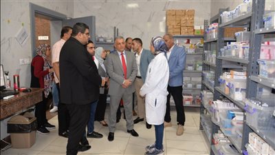 محافظ الإسماعيلية يتفقد صيدليات المستشفيات العامة