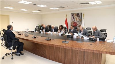 اللجنة العليا للقيادات تواصل المقابلات الشخصية للمتقدمين لمسابقة القيادات المحلية بالمحافظات