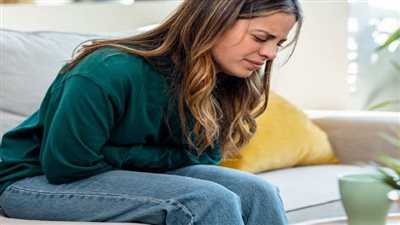 في حالة حرجة.. إزالة كتلة شعر تزن رطلين من معدة شابة