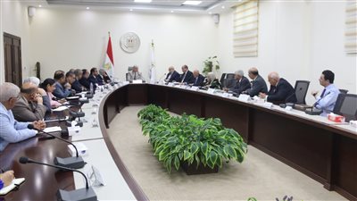 وزير التعليم العالي يجتمع مع ممثلي الوزارة بالجامعات الخاصة والأهلية 