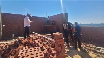 إزالة التعديات بالبناء المخالف بحي غرب المنصورة 