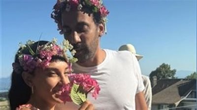 ظهور غريب لـ سلمي أبو ضيف وزوجها بدون حذاء