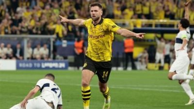 بوروسيا دورتموند يؤكد تمسكه بإستمرار مهاجمه فولكروج 