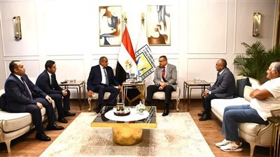 محافظ جنوب سيناء يناقش بحث سبل التعاون ودعم المشاريع السياحية