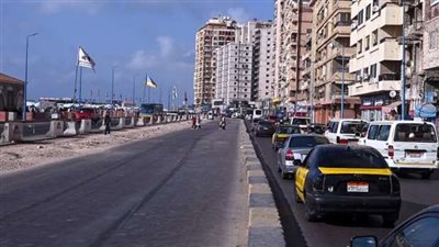 استعدادًا لافتتاحه بدء التشغيل التجريبى لمشروع توسعة كورنيش الإسكندرية