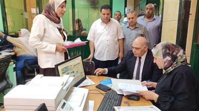 سكرتير البحيرة يتابع استقبال طلبات التصالح بأبو حمص 