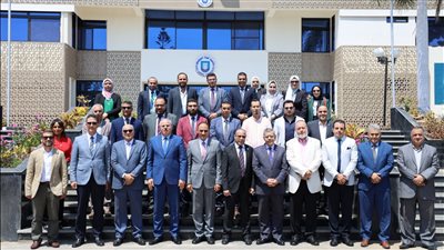 رئيس جامعة القناة يشهد توقيع 14 بروتوكول تعاون مع أصحاب الأعمال بالمحافظة