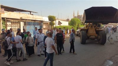 حملة لإزالة الإشغالات بمنطقة عزبة السوق بالقليوبية