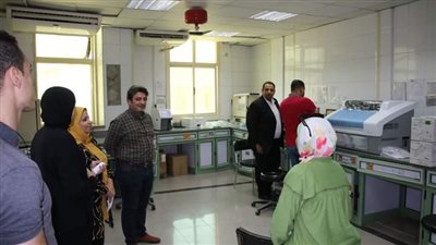 دعم معمل عيادة السلام بجهاز كيمياء حديث بالتأمين الصحي ببني سويف 