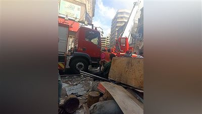 خسائر بالملايين والمبنى دُمر بالكامل.. تفاصيل 12 ساعة لإخماد حريق العتبة|صور