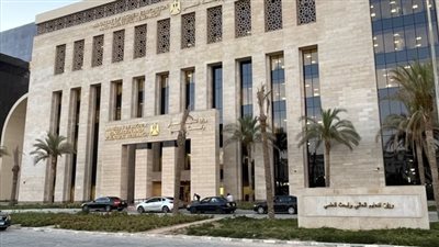 وزير التعليم العالي يُغلق كيانًا وهميًا في أسيوط 
