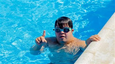 السباح السعودي فيصل القصيبي يُنهي معسكره التدريبي الثالث بالغردقة 