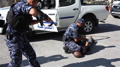 حماس: سلوك أمن السلطة الفلسطينية في ملاحقة المقاومين واعتقالهم وصل إلى أخطر مراحله