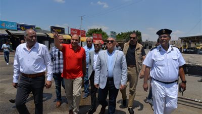 محافظ الإسماعيلية يتابع أعمال تركيب مجاري الأمطار والرشح بنفق الثلاثيني 