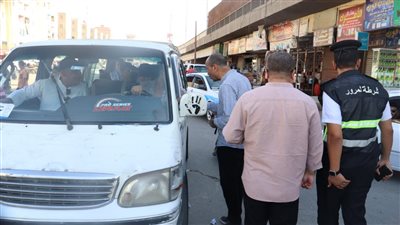 حملة مرورية موسعة لمتابعة تعريفة الأجرة وخطوط سير التاكسي ببنى سويف