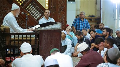 مهنا يشرح أهمية اليقظة والحضور مع الله في درسه الأسبوعي