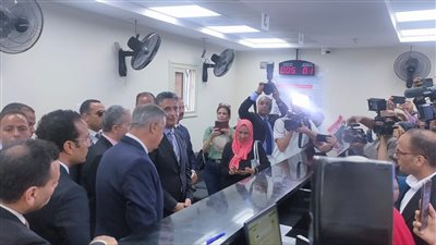 وزير التموين يتفقد المطاحن للاطمئنان على مخزون الدقيق ومنظومة دعم الخبز بالإسكندرية 