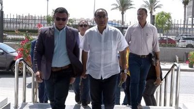 مدبولي يوجه بمتابعة موقف تعويضات الأهالي بمنطقة رأس الحكمة وسرعة الانتهاء من هذا الملف