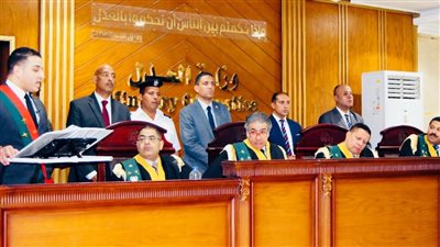 المشدد 5 سنوات لـ رئيس مجلس إدارة اختلس شيكات من جهة عمله