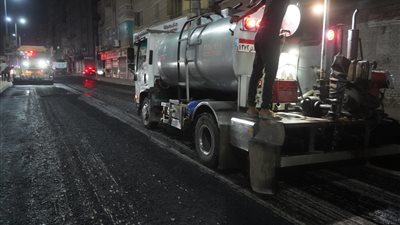 محافظ الغربية يتابع وضع طبقة الأسفلت بشارع النحاس 