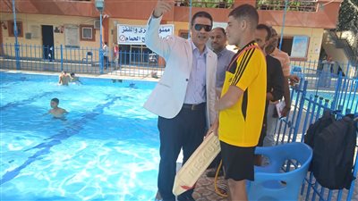 محافظ أسيوط يوجه بالمتابعة المستمرة لحمامات السباحة بالأندية ومراكز الشباب