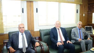 رئيس جامعة سوهاج يهنئ مدير أمن المحافظة بتوليه مهام منصبه