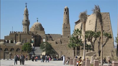 إمام مسجد يكشف البركات التي حلت على السيّدة حليمة السعدية