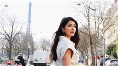 أسيل عمران تتألق بالحرير وسط الطبيعة الخلابة 