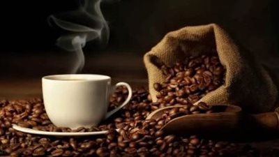 الفرق الحقيقي بين القهوة الطبيعية وسريعة الذوبان