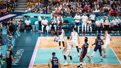 منتخب الأحلام الأمريكي يبدأ حملة الذهب بفوز ساحق على صربيا 