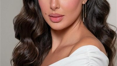 فورمولا 1 .. ياسمين صبري تتألق بجمبسوت أنيق في فرنسا (صور)