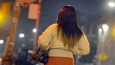 ضبط 3 ساقطات صورن خليجيًا في أوضاع مخلة للاستيلاء على 120 ألف ريال