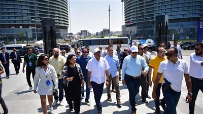  رئيس الوزراء يتفقد أحدث مشروعات مدينة العلمين ويزور نورث سكوير مول