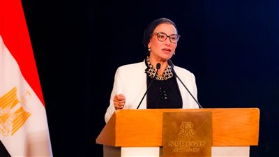 وزيرة البيئة: نستكمل تنفيذ استراتيجية الوزارة لدعم الصناعة المصرية