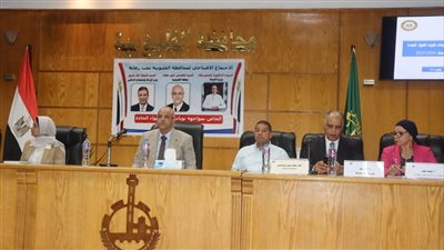 محافظة القليوبية ووزارتي التنمية المحلية والبيئة يعقدان ندوة لمواجهة حرق قش الأرز 