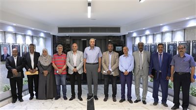 محافظ أسوان يعقد إجتماعاً مع القيادات التعليمية استعدادًا للعام الدراسى الجديد 2024/2025