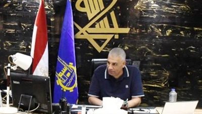 محافظ أسوان يقرر النزول بتنسيق القبول بمدارس الثانوى العام والفنى