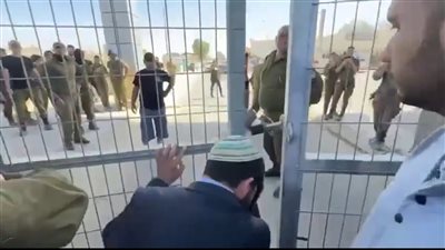  محتجون إسرائيليون يقتحمون معسكر سديه تيمان 